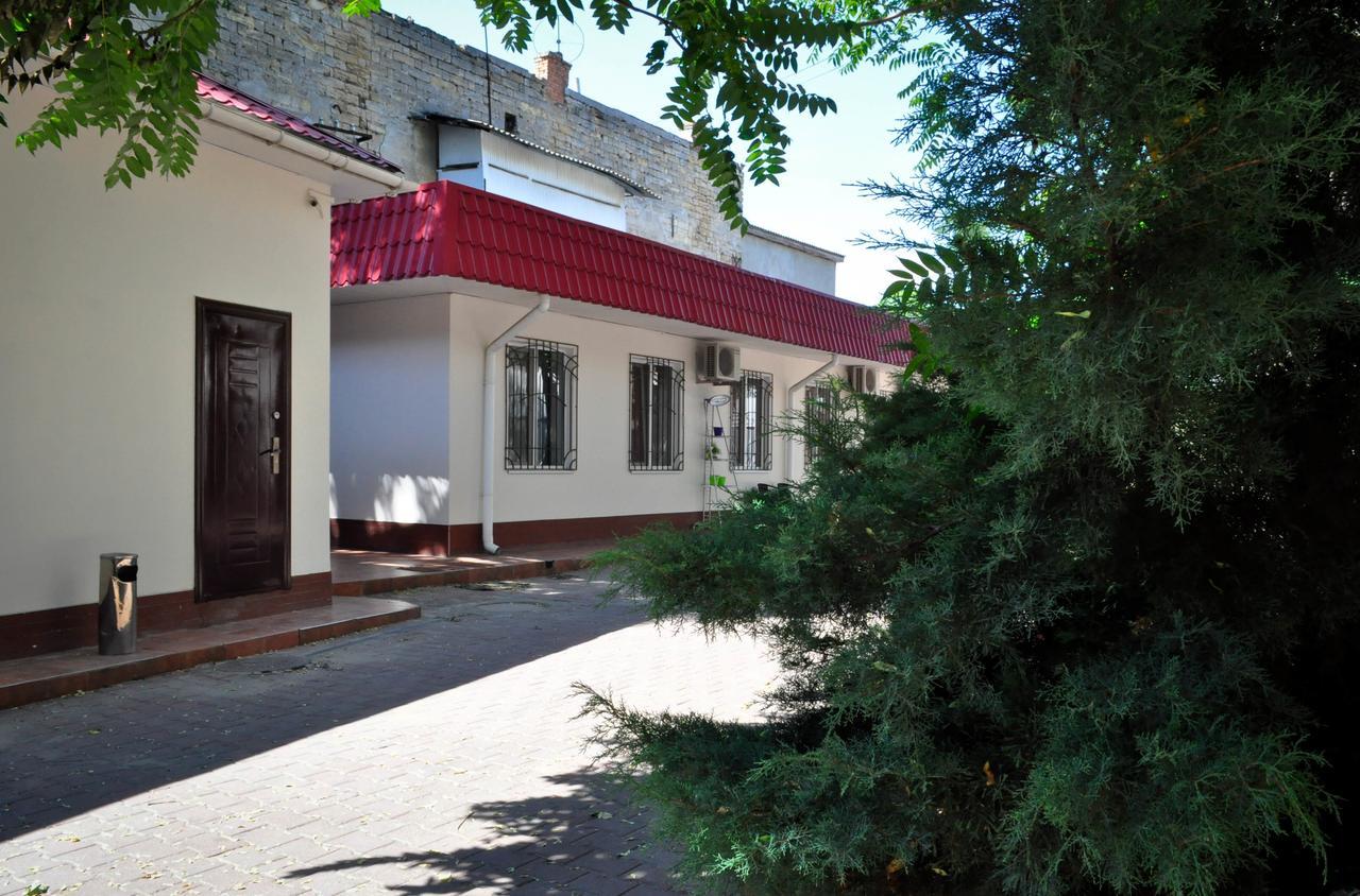 Old Courtyard Hostel Odesa Exterior foto