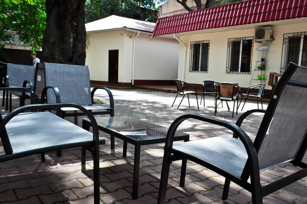 Old Courtyard Hostel Odesa Exterior foto